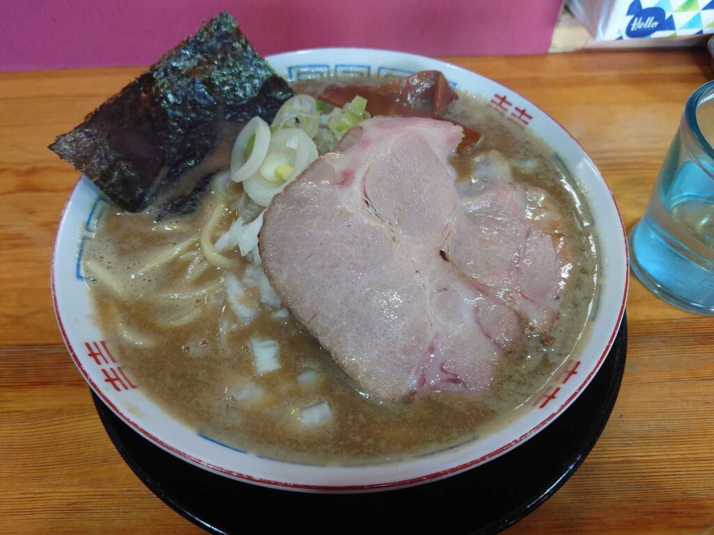 煮干しとんこつラーメン